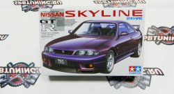 Сборная модель Nissan Skyline GT-R R33 V-Spec 1:24