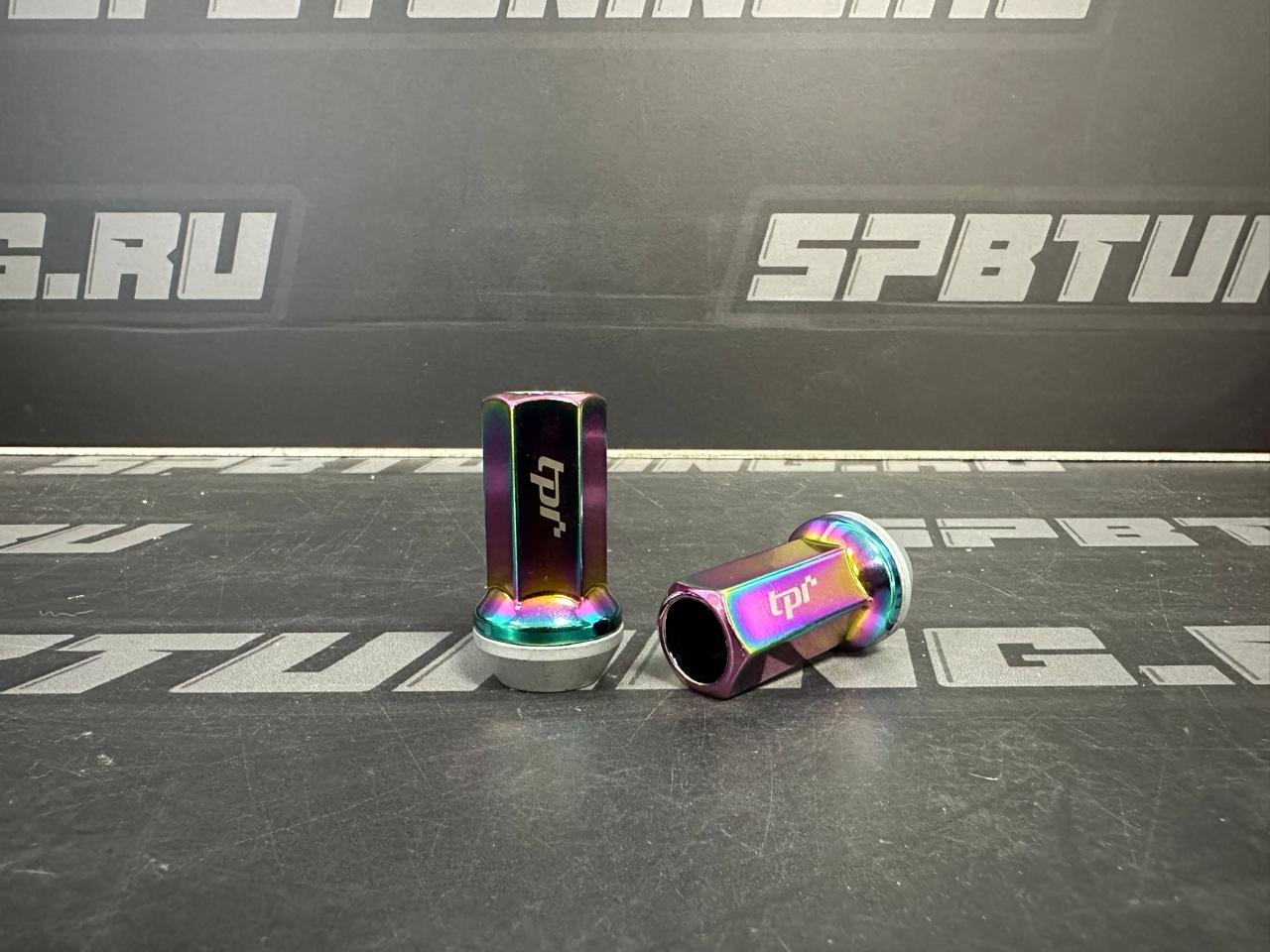 TPI гайки спортивные стальные 45мм М12*1.25 4шт, с юбкой, радуга