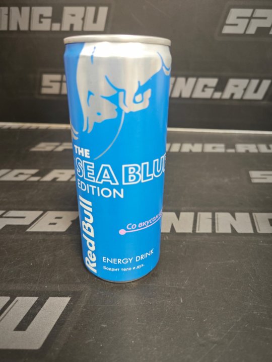 Энергетический напиток Red Bull с ягодным вкусом ирги, 250мл