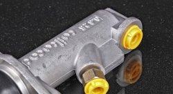 Цилиндр главный тормозной Wilwood диаметр 0.625" / длина резьбы 1,4"