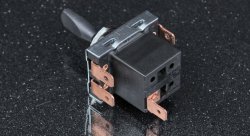 Тумблер 2 положения, 4 контакта