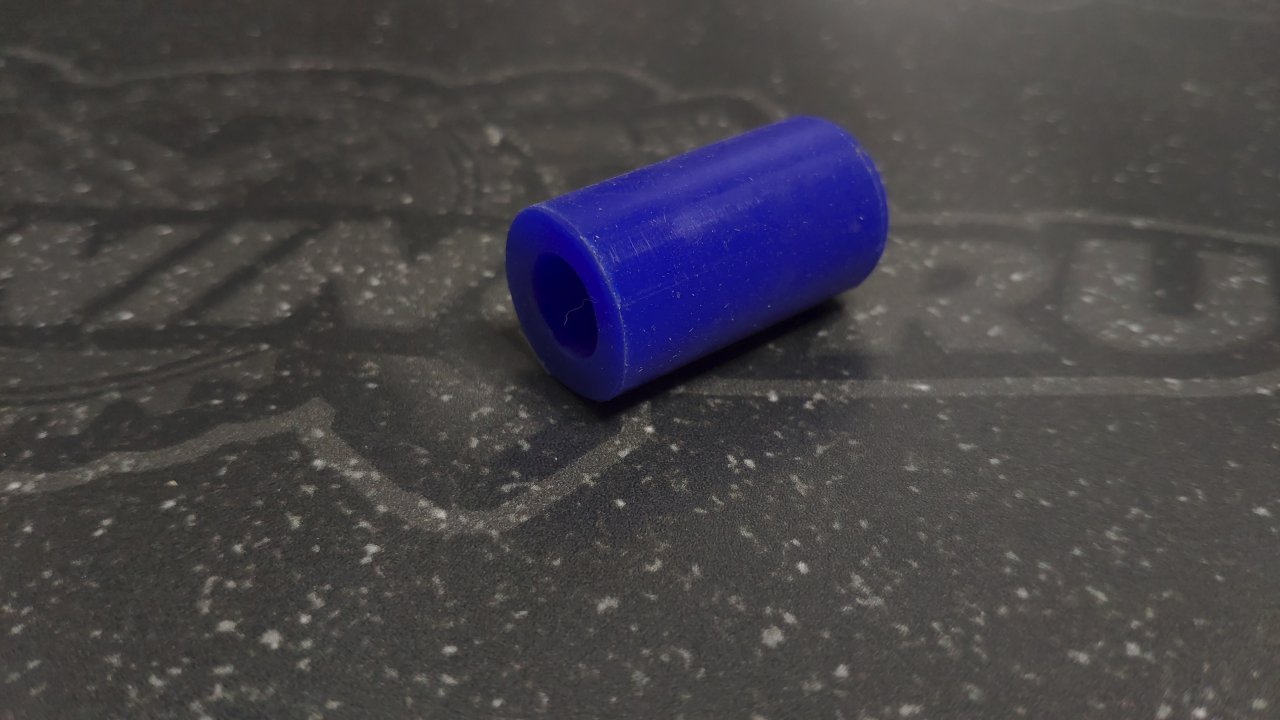 Заглушка силиконовая синяя/черная 16mm