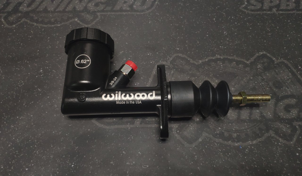 Wilwood Цилиндр тормозной с бачком 0,700"/ход 1,25"