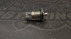 Тумблер с фиксацией трехпозиционный водонепроницаемый 12В 3А - белая подсветка