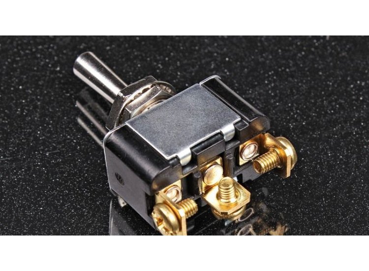 Тумблер 3 положения, 3 контакта