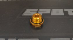 Greddy пробка в маслопроставку с отверстием под датчик