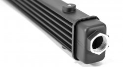 Радиатор масляный 655x65x40; ProLine Slimline SLM (M22x1,5 выход) Setrab