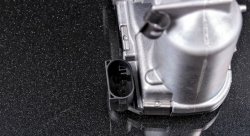 Дроссельная заслонка Bosch с блоком управления 82мм