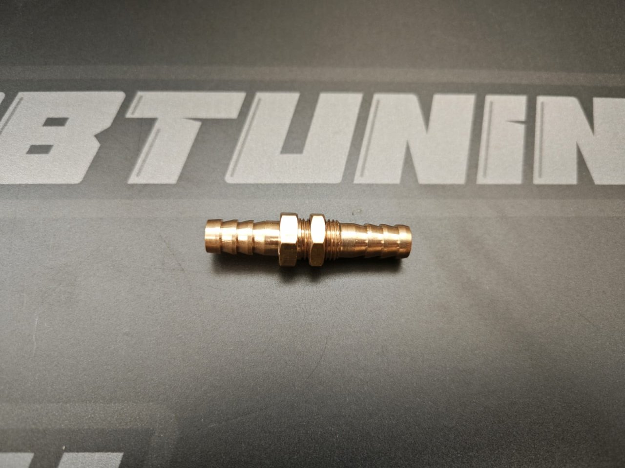 Соединитель латунный 10-10мм проходной