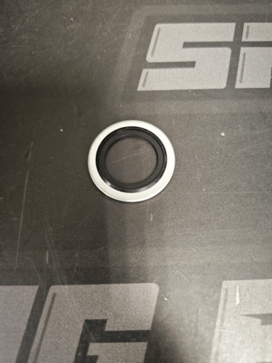 Шайба обрезиненная топливной системы 12мм AN4