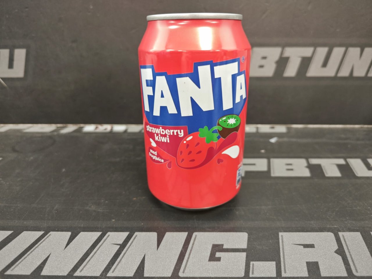 Напиток газированный Fanta клубника и киви 355 мл.