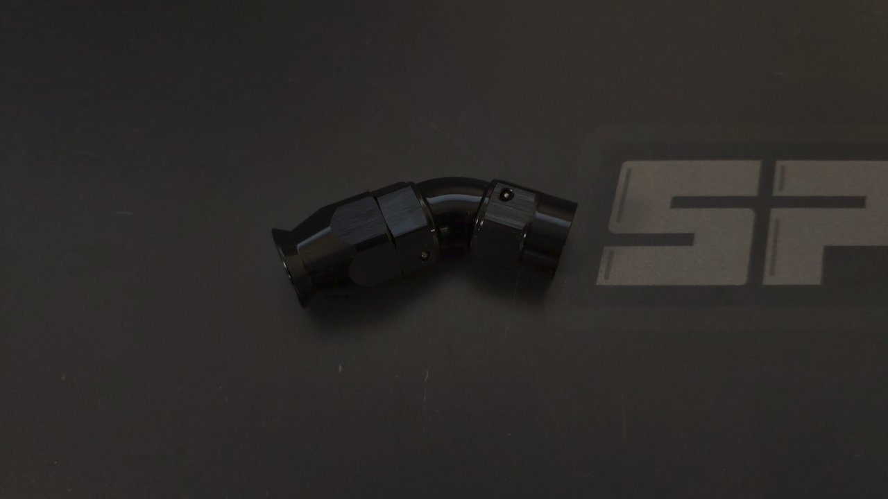 Фитинг AN4 45 градусов Full Flow под тефлоновый шланг (PTFE) черный