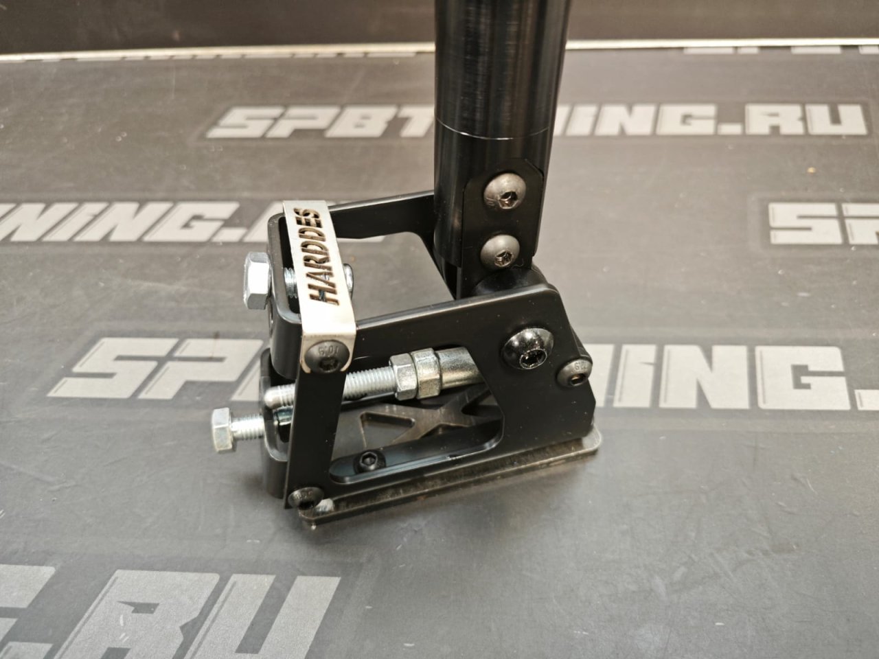 Гидравлический ручник вертикальный Harddes с обратным выжимом (чёрный)