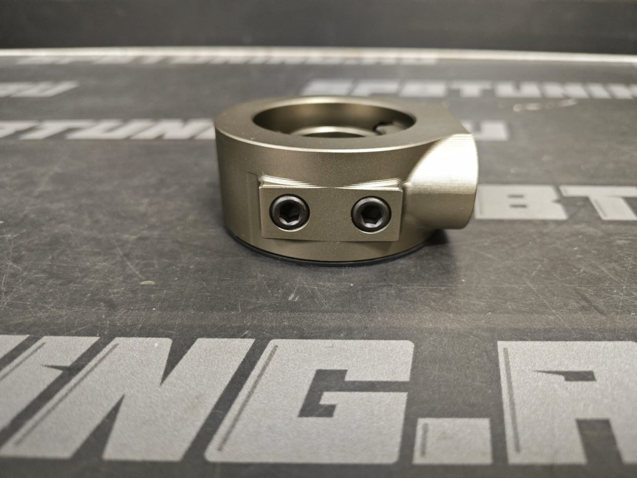 Проставка SK Custom под масляный радиатор с банжо болтами