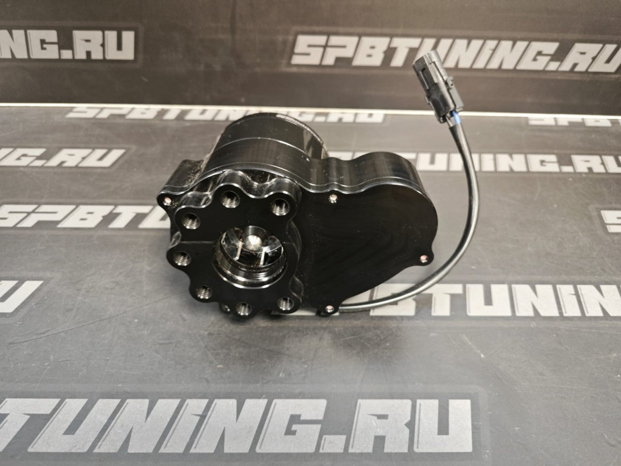 Электро-помпа системы охлаждения 208 л/мин универсальная, 12V Mezier