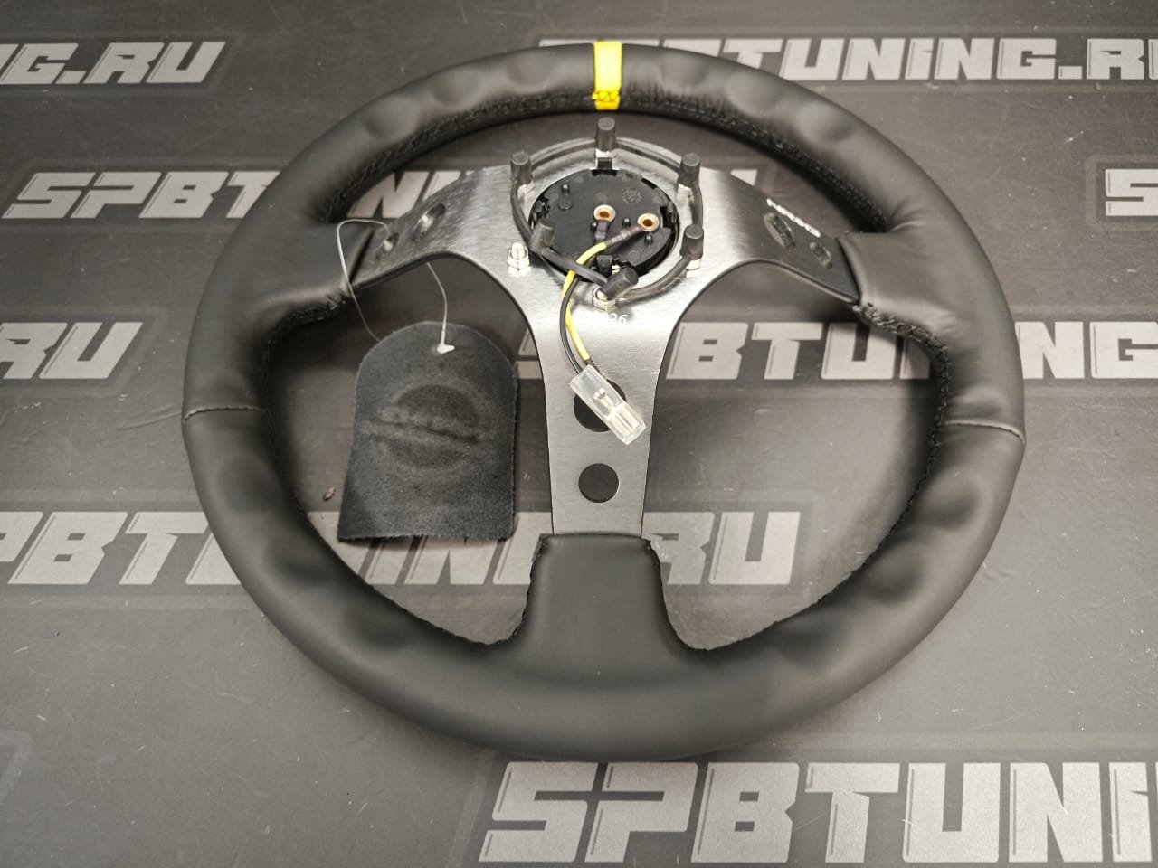 Руль NRG 350мм, большой вылет, кожа, желтая метка, серебро