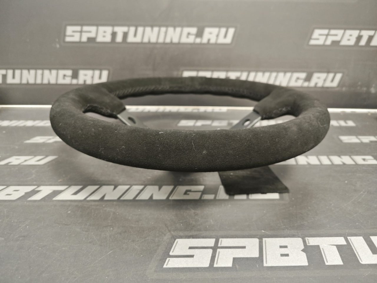 Руль NRG 350мм, большой вылет, замша, черная нить RST-006-S