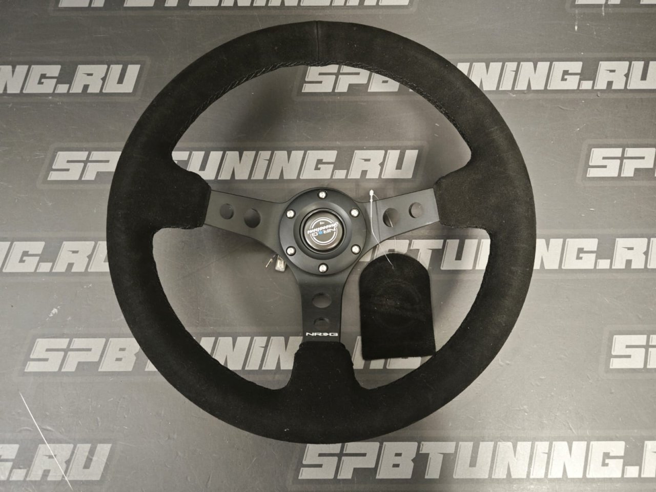 Руль NRG 350мм, большой вылет, замша, черная нить RST-006-S