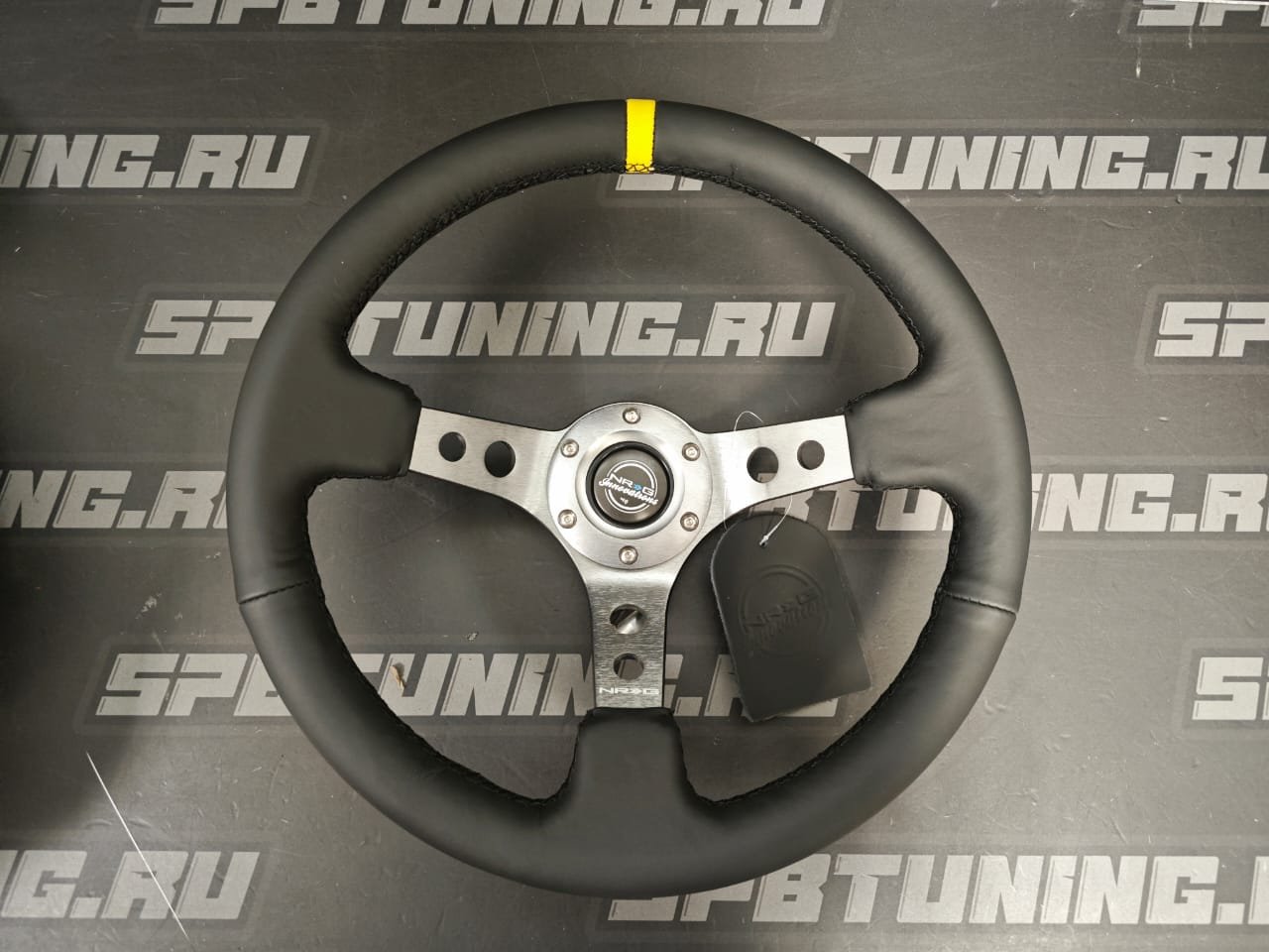 Руль NRG 350мм, большой вылет, кожа, желтая метка, серебро