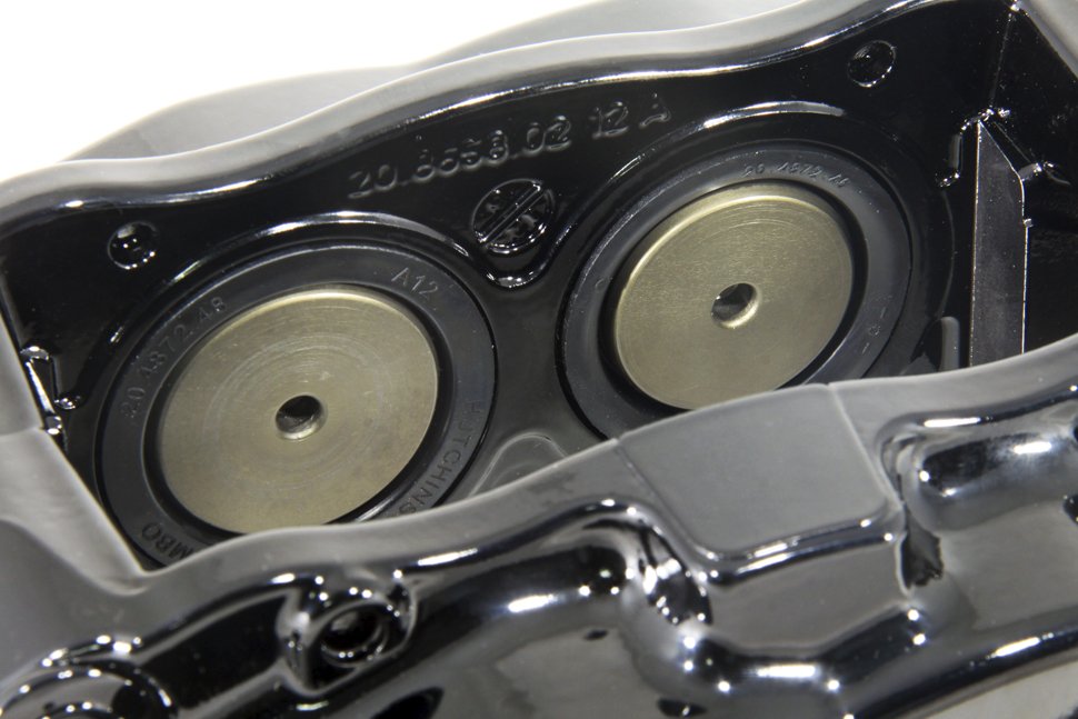 Комплект суппортов 2 шт. Черные, Brembo 4 поршня: 40mm - 44mm