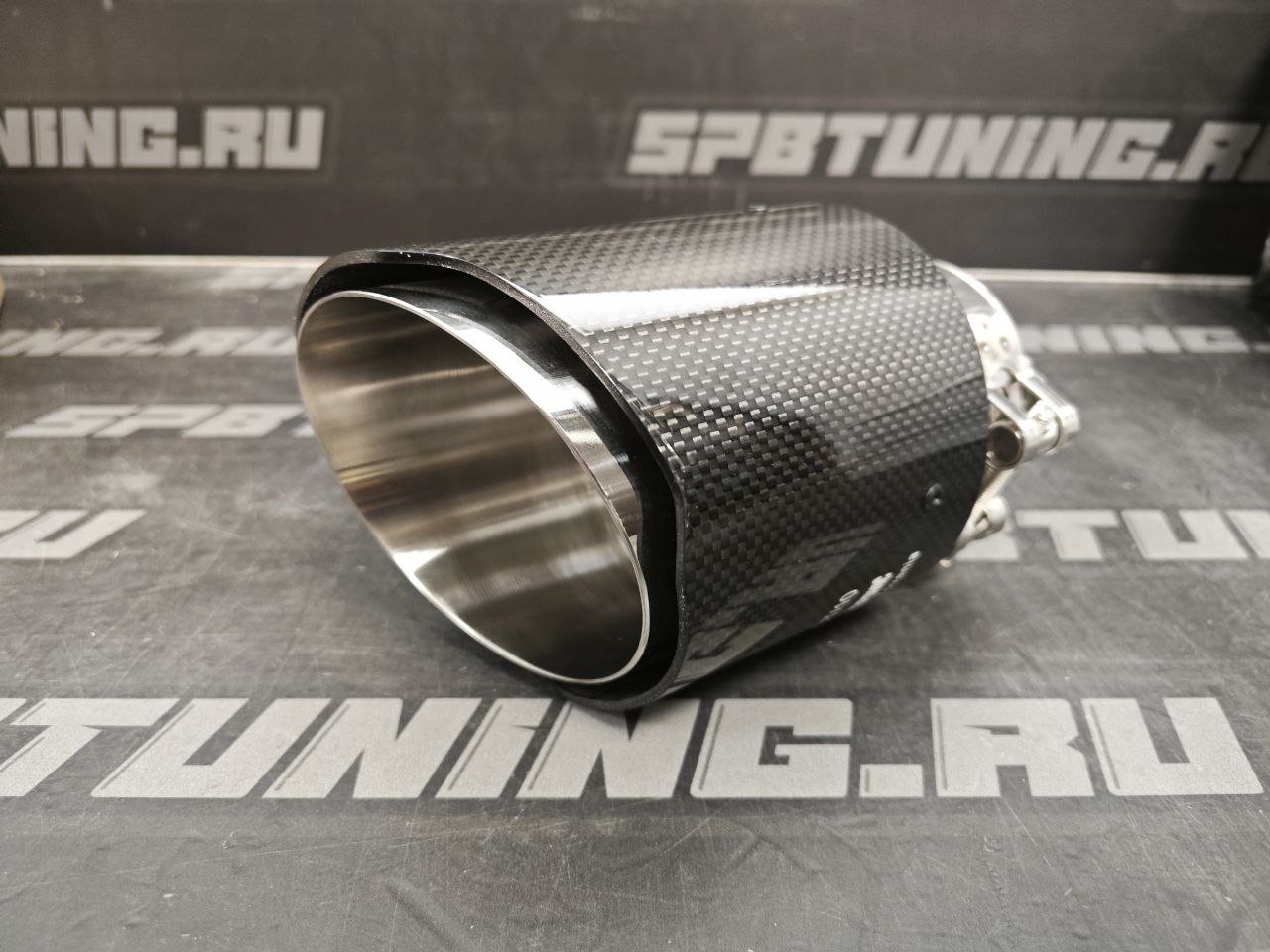 Насадка на глушитель Akrapovic style с карбоном 63мм, 101мм