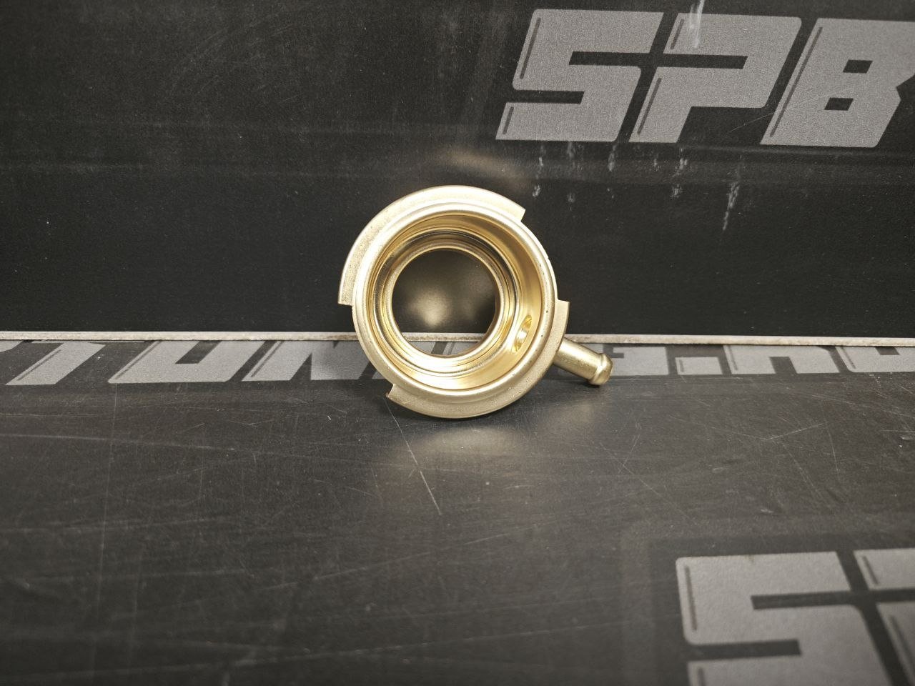 Горловина для радиатора приварная медная универсальная 41 мм