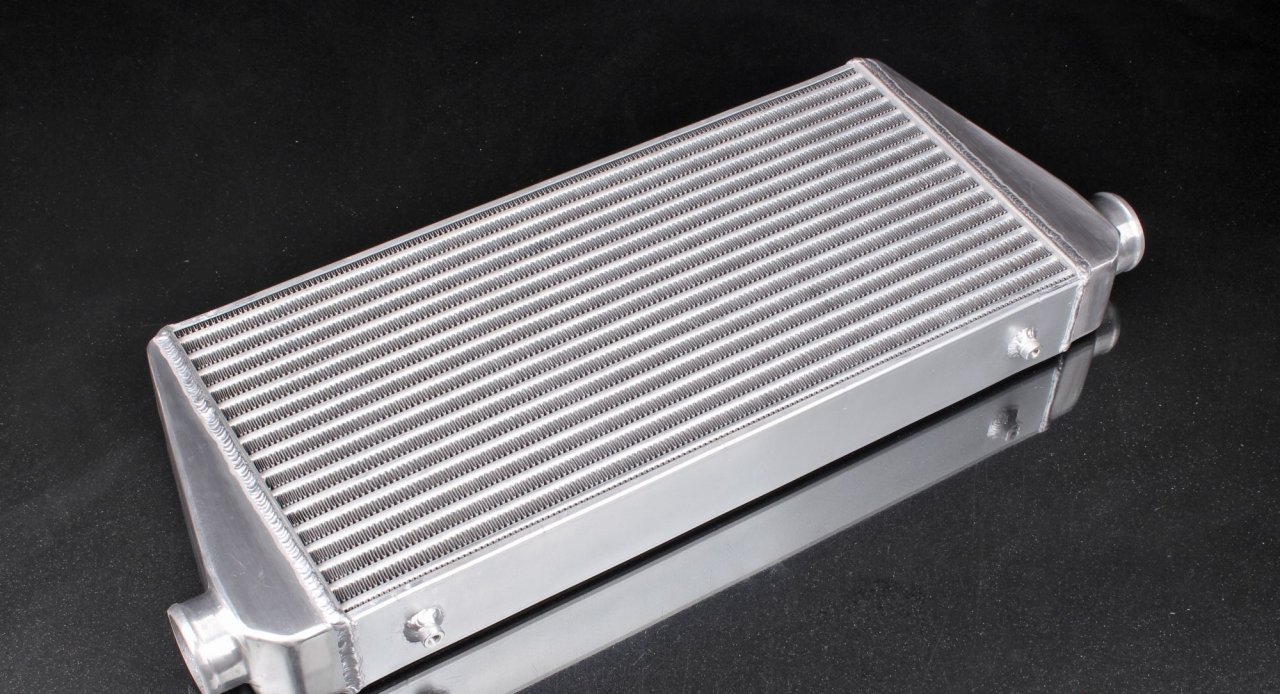 Интеркулер универсальный 600*296*75 (вход / выход = 64 мм) Tube and fin