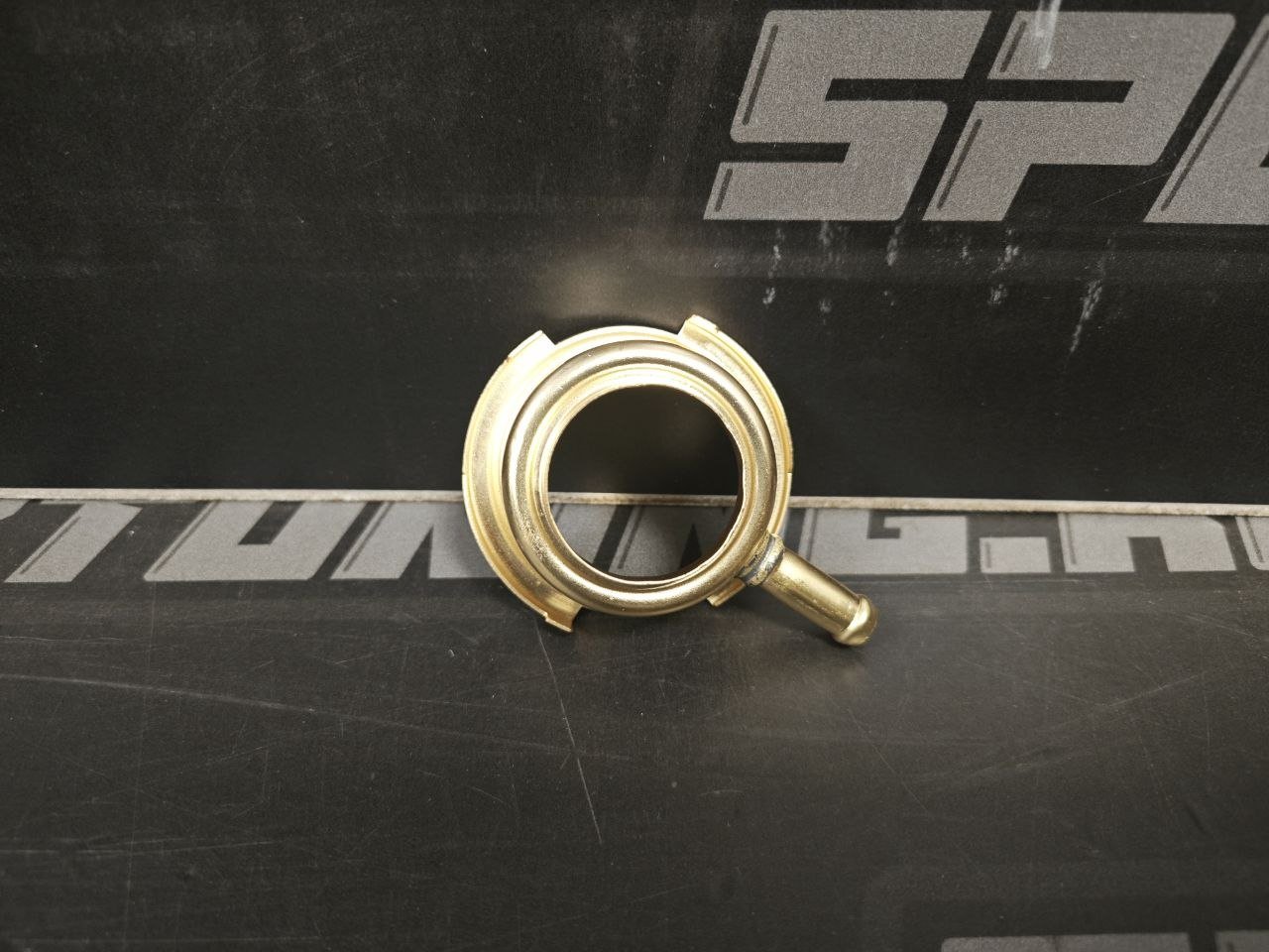 Горловина для радиатора приварная медная универсальная 41 мм