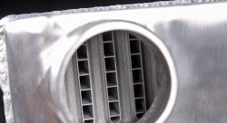 Интеркулер универсальный 600*296*75 (вход / выход = 64 мм) Tube and fin